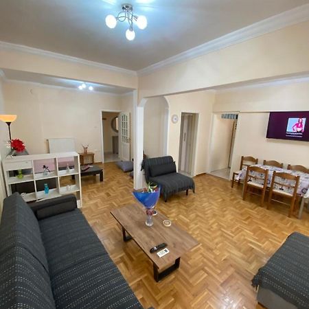 Beautiful Apartment In The Center Of Tesalonika Bagian luar foto